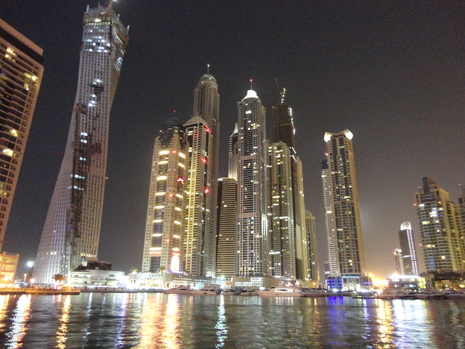 Emirati Arabi Uniti: non più richiesto il visto turistico per i cittadini